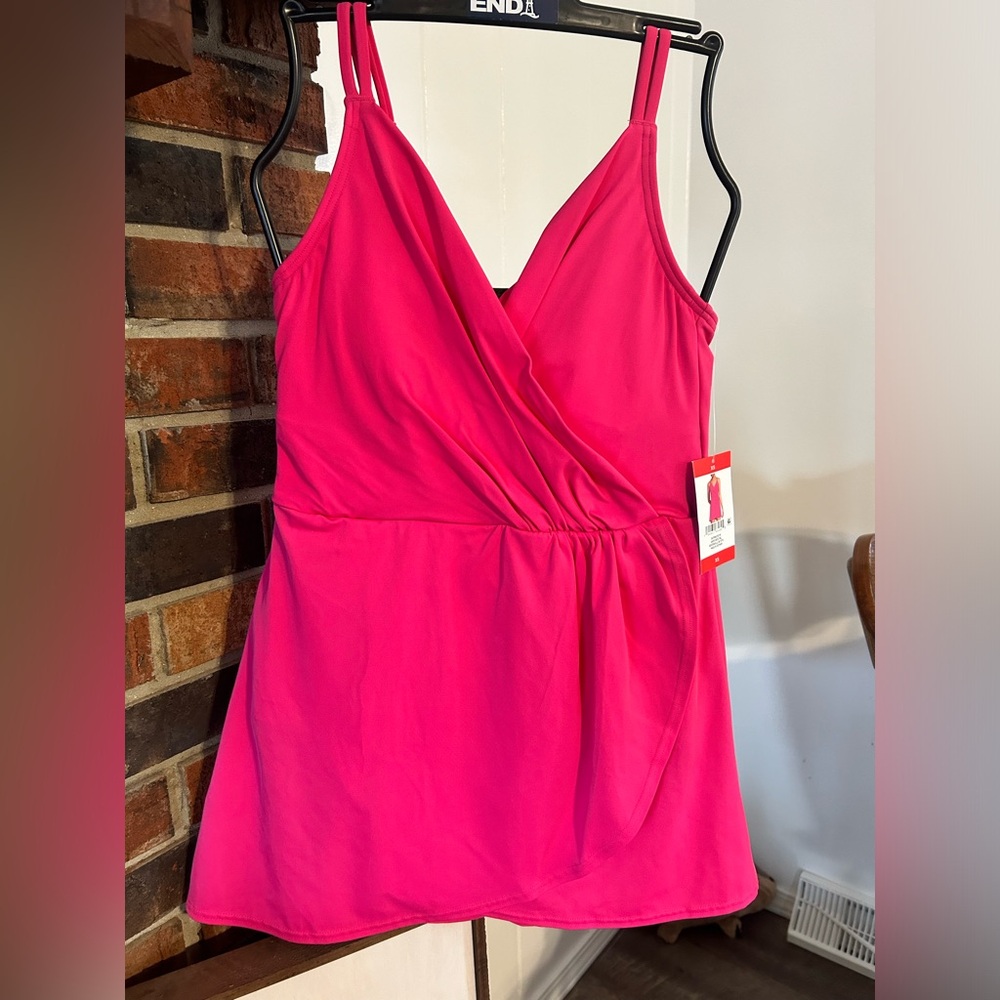 Lands End Women’s X small One Piece Swim Suit Pink Color Skirt Bottom NWT